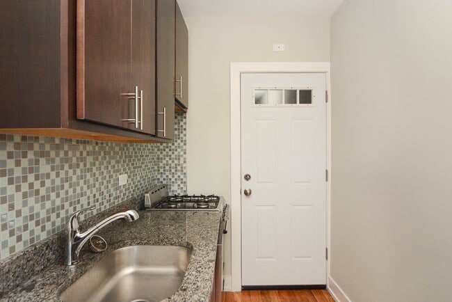 2907 N Mildred Ave in Chicago, IL - Building Photo - Building Photo