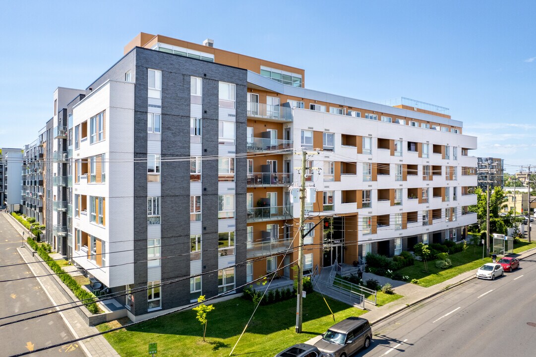 2550 Grenet in St. Laurent, QC - Building Photo