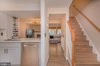 2858 New Providence Ct in Falls Church, VA - Building Photo - Building Photo