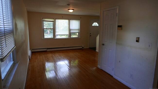 24 Adamson Ave in Norwalk, CT - Building Photo - Building Photo
