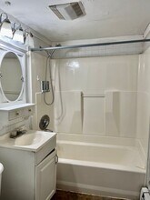 32 Cross St in Leominster, MA - Building Photo - Building Photo