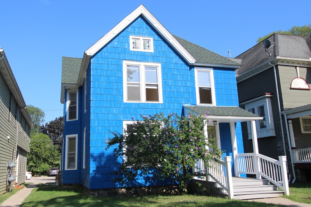 304 N Hamilton St in Ypsilanti, MI - Building Photo