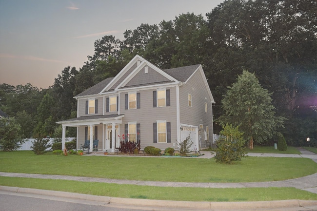 912 Lake Thrasher Dr in Chesapeake, VA - Building Photo - Building Photo