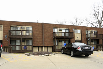 Baron Arms Apartments in Lorain, OH - Building Photo - Building Photo