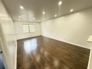 5160 SW 40th Ave in Fort Lauderdale, FL - Building Photo - Building Photo