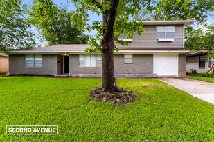 7608 Deaver Dr in North Richland Hills, TX - Building Photo