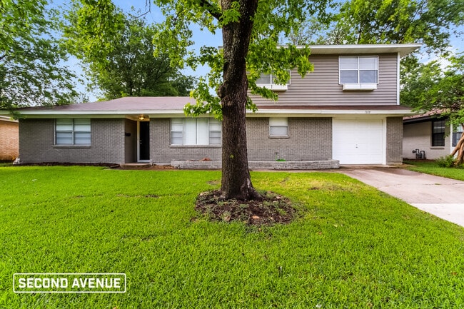 property at 7608 Deaver Dr