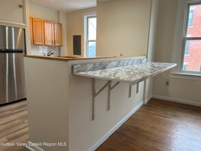 136 Warren St in Hudson, NY - Building Photo - Building Photo