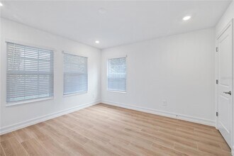 4451 S Manhattan Ave, Unit 1 Bedroom 3185-611 in Tampa, FL - Building Photo - Building Photo