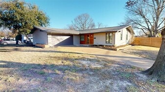 923 Melrose Dr in Richardson, TX - Building Photo