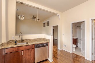 651 N Paulina St-Unit -651-2N in Chicago, IL - Building Photo - Building Photo