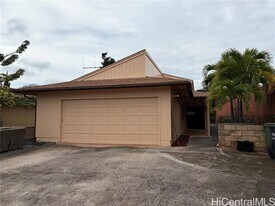 94-802-802 Kaaholo St in Waipahu, HI - Building Photo