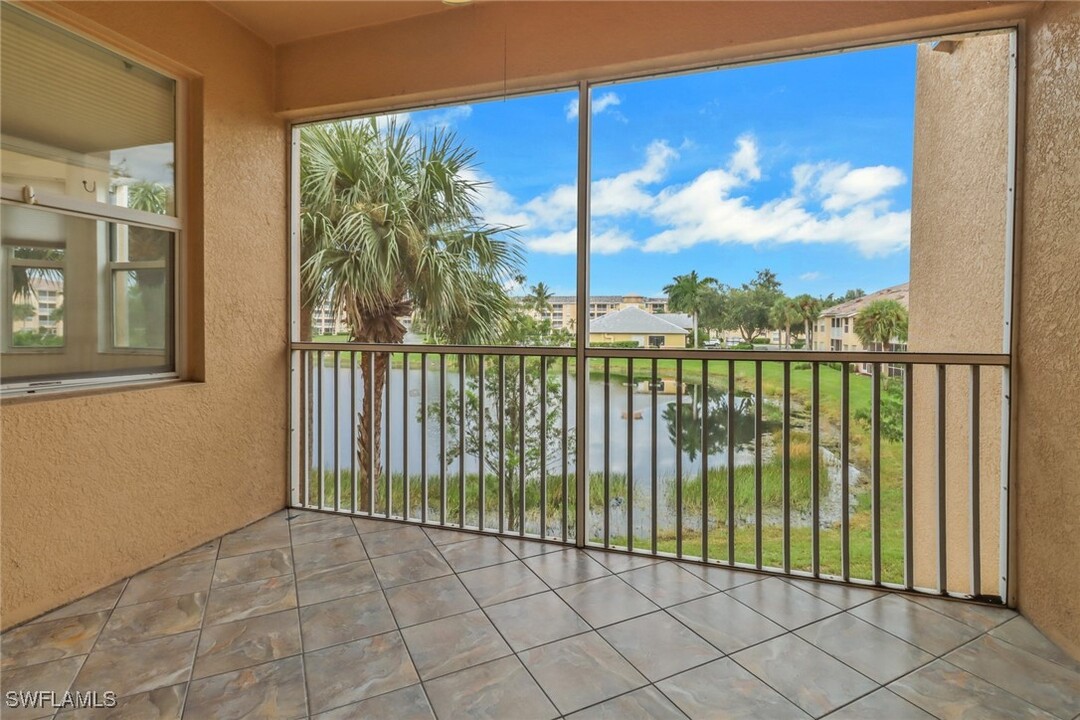 8550 Kingbird Loop in Ft. Myers, FL - Foto de edificio