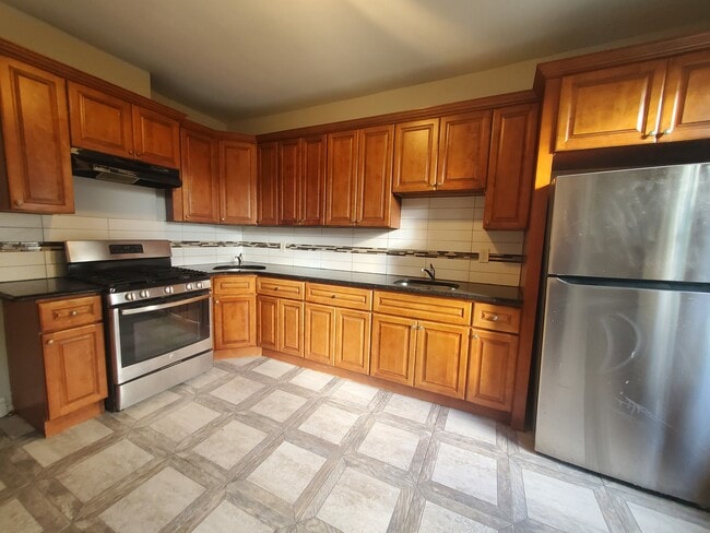 221 Bayview Ave, Unit 1