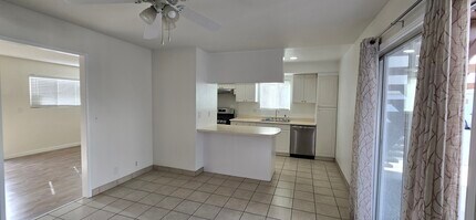 1915 Dufour Ave, Unit 1915 Dufour Apt A in Redondo Beach, CA - Foto de edificio - Building Photo