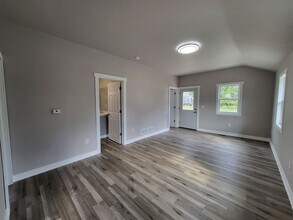 1254 E 24th St in Des Moines, IA - Building Photo - Building Photo
