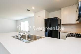 10528 Desert Hawk Cir in Fort Worth, TX - Building Photo - Building Photo