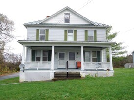 2432 W 1st St in Middletown, VA - Building Photo