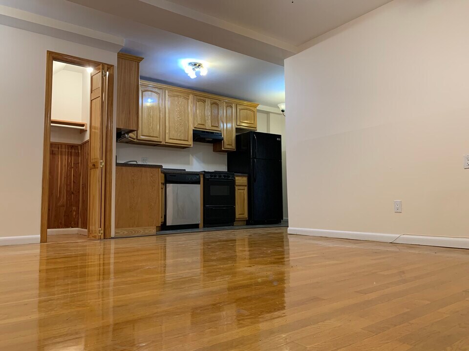 1824 21st Rd, Unit #1 in Astoria, NY - Building Photo