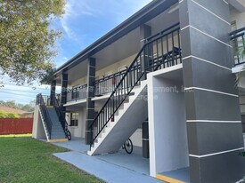 311 S Arcturas Ave in Clearwater, FL - Building Photo