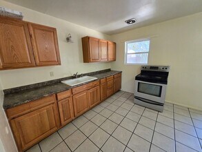 511 W McGaffey St in Roswell, NM - Building Photo - Building Photo