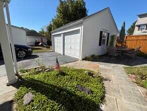 96 Moody Ave in Fairfield, CT - Building Photo - Building Photo