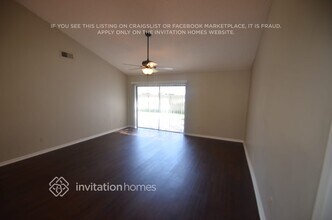 4806 Foxshire Cir in Tampa, FL - Building Photo - Building Photo