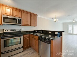 1344 Green Oaks Ln in Charlotte, NC - Building Photo - Building Photo
