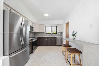 1860 SW 13th St in Miami, FL - Building Photo - Building Photo