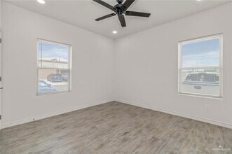 900 E Redbud Ave, Unit 16A3 in McAllen, TX - Building Photo - Building Photo