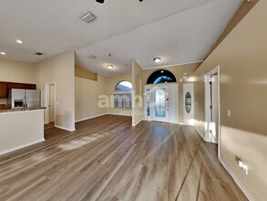 3029 SE Wake Rd in Port St. Lucie, FL - Foto de edificio - Building Photo