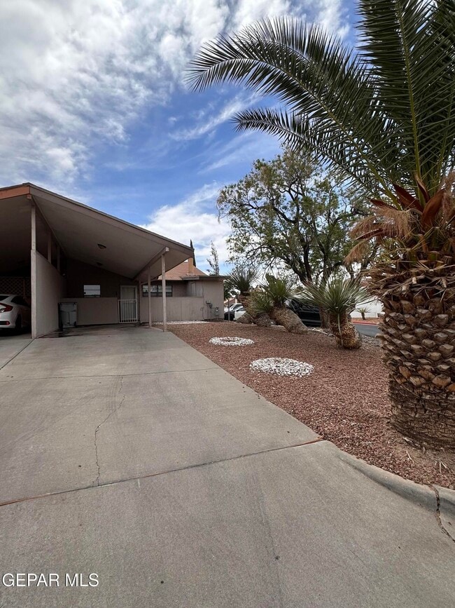 property at 3228 Isla Cocoa Ln