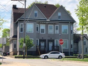 955 N 17th St in Milwaukee, WI - Building Photo - Building Photo