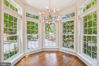 1596 N Colonial Terrace in Arlington, VA - Building Photo - Building Photo