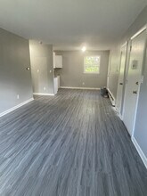 1570 Willard Ave in Newington, CT - Building Photo - Building Photo