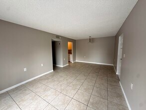 1139 Lake Terry Dr in West Palm Beach, FL - Building Photo - Building Photo