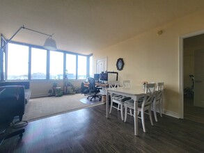 555 Massachusetts Ave NW, Unit 1218 in Washington, DC - Building Photo - Building Photo
