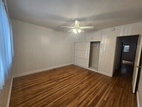 1850 N La Brea Ave in Los Angeles, CA - Building Photo - Building Photo