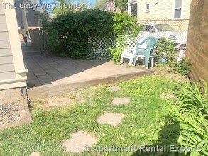 77 Kinnaird St, Unit 1 in Cambridge, MA - Foto de edificio - Building Photo