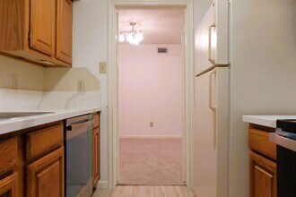 1311 Antoine Dr in Houston, TX - Building Photo - Building Photo