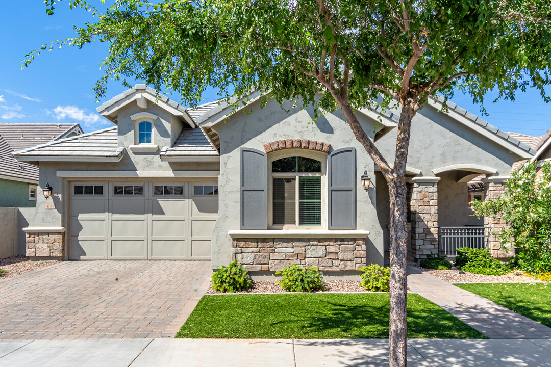 4195 E Cynthia St in Gilbert, AZ - Building Photo