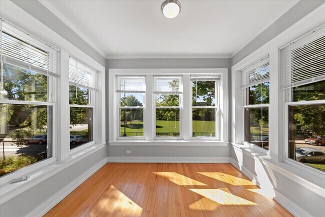 property at 4821 N Washtenaw Ave