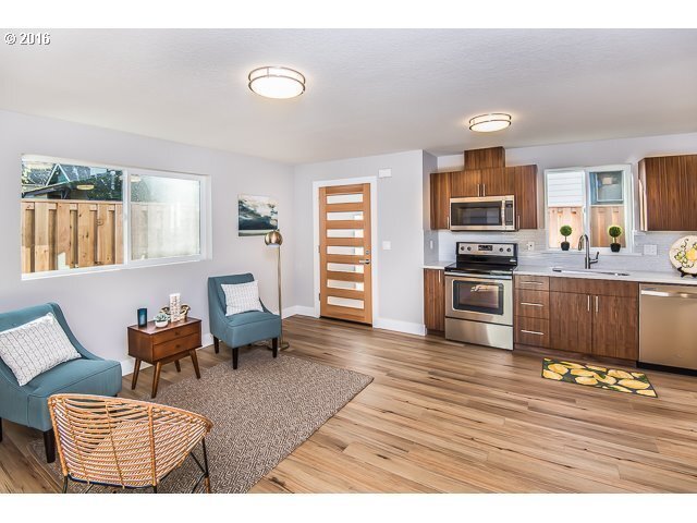 property at 1414 SE Franklin St