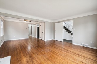 206 Catalpa Dr, Unit 206 in Royal Oak, MI - Building Photo - Building Photo