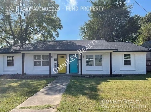 property at 224 E Lake Ave