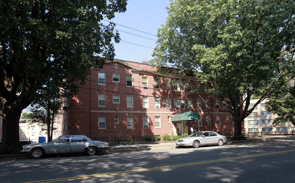 Zebulon Apartments in Washington, DC - Building Photo