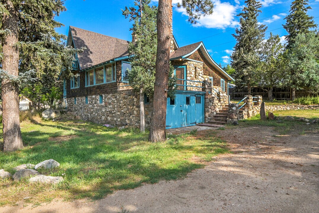 26257 Columbine Trail in Kittredge, CO - Building Photo