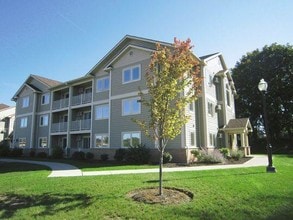 Starlight Estates Apartments in Camillus, NY - Foto de edificio - Building Photo