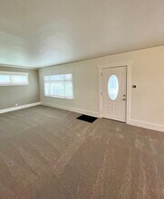 15721 Main St E in Sumner, WA - Building Photo - Building Photo