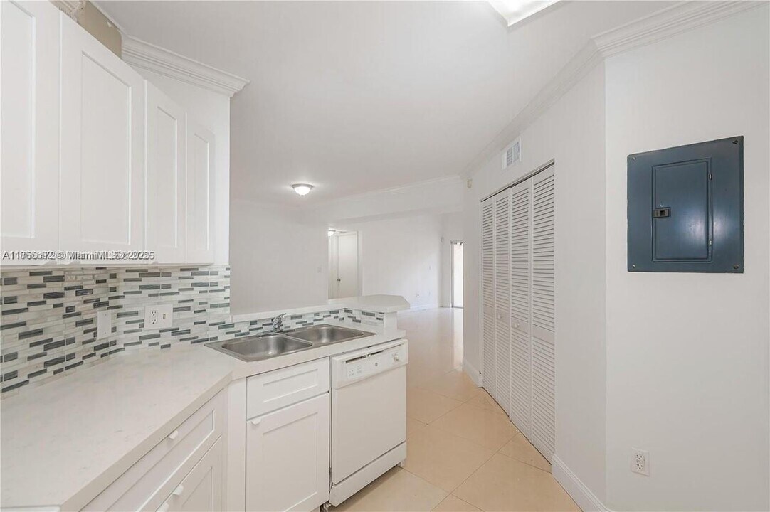 6292 NW 186th St, Unit 304 in Hialeah, FL - Foto de edificio